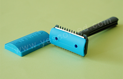 Surgical medical disposable razor with double edge